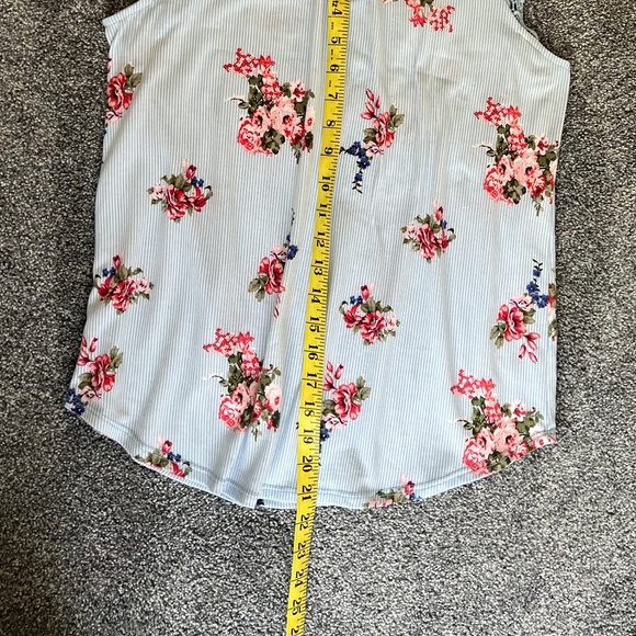 No Boundaries blue/white pinstripe floral blouse with lace M - Picture 7 of 7